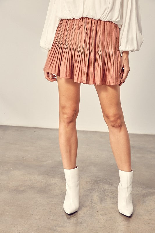 TAKE ME TO FALL PLEATED SKORT