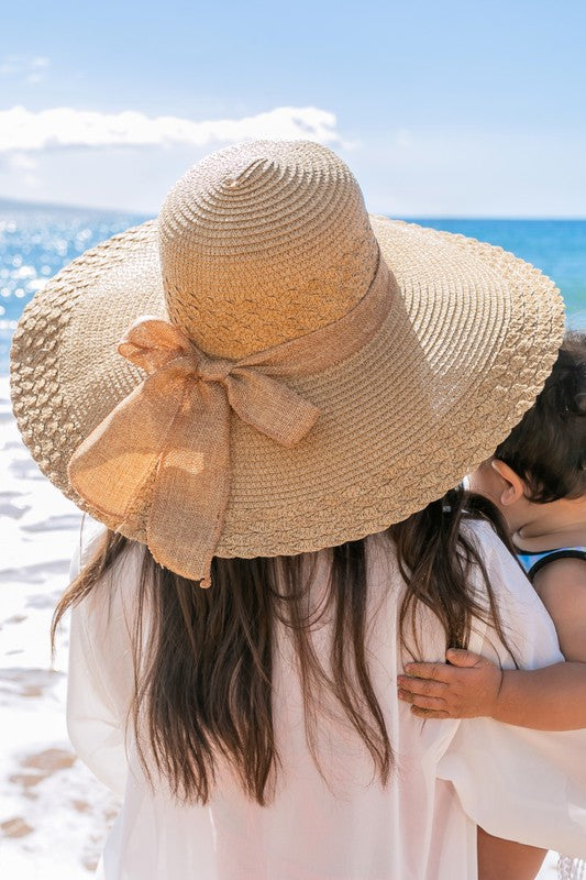 Scallop Edge Bow Accent Sunhat