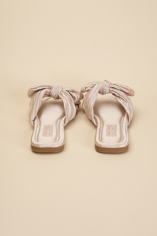 GEMMA Bow Flat Slides