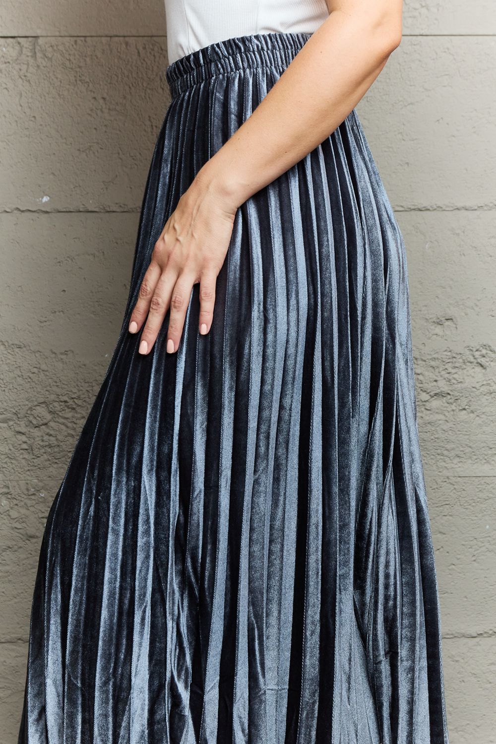 Ninexis Accordion Pleated Flowy Midi Skirt